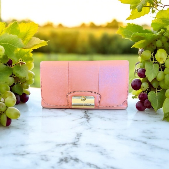 Coach Elegant Peach Smooth Leather Clutch/Wallet w/Gold-Tone Hardware (GUC) - Picture 3 of 10